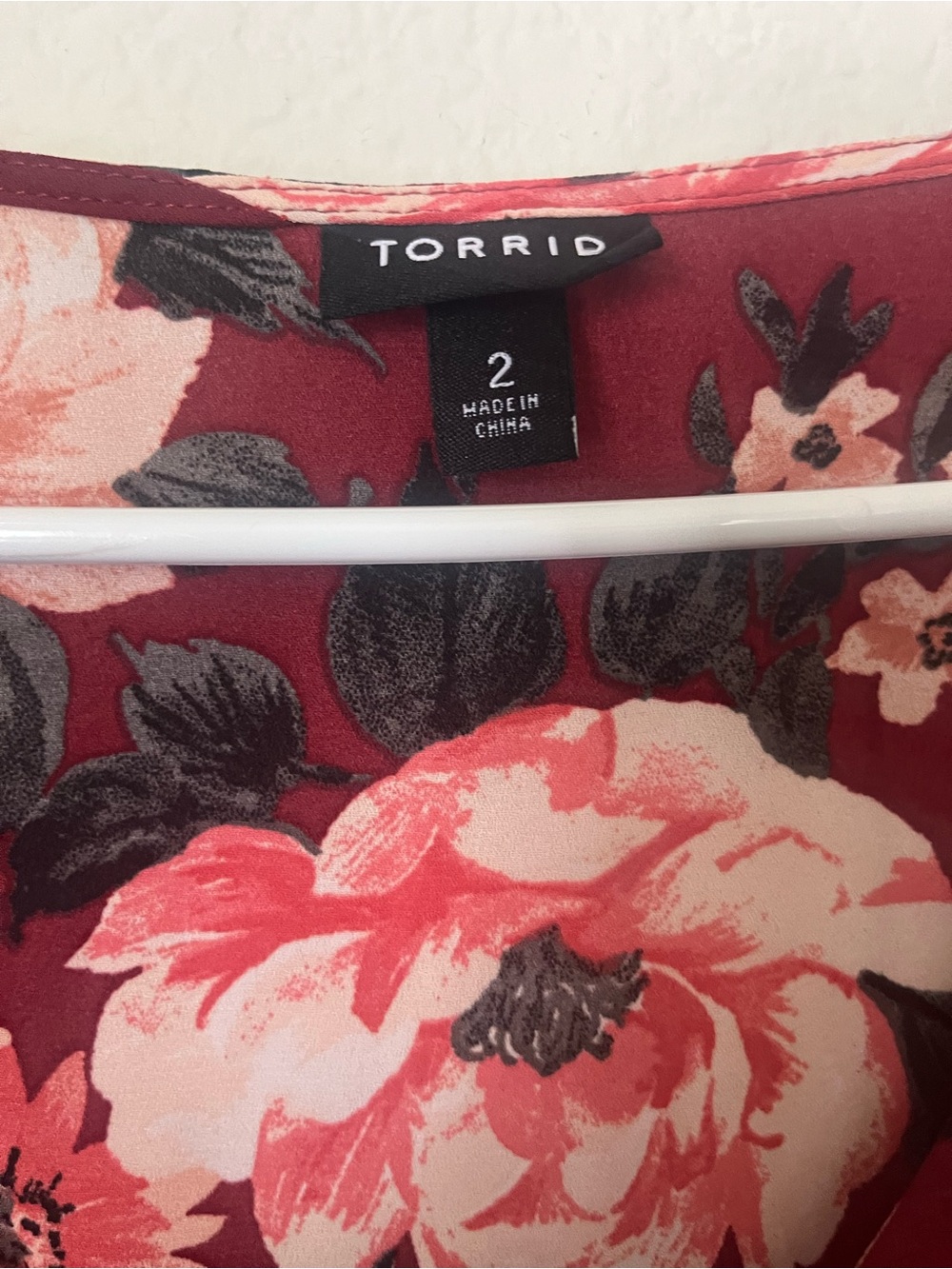 torrid Maroon Floral V-Neck Ruffle Sleeve Blouse - Picture 2 of 6
